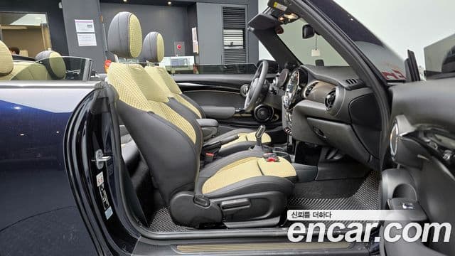 Mini Cooper S Convertible 2024 — ფოტო 10/20