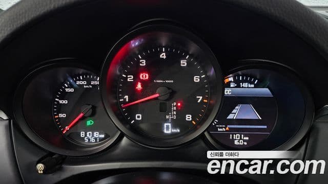 Porsche Macan 2018 — ფოტო 8/20
