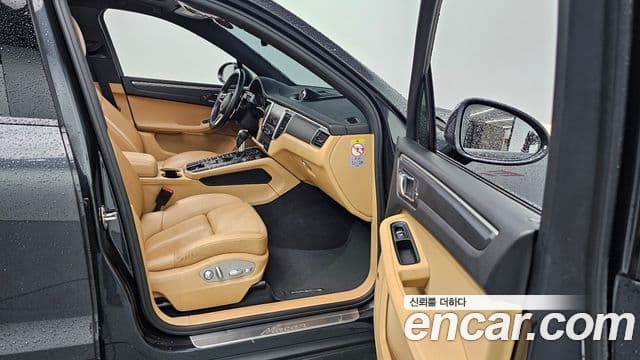 Porsche Macan 2018 — ფოტო 10/20