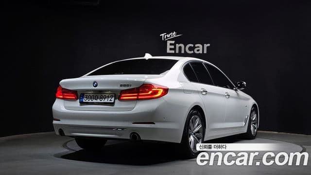 BMW 5 Series 2018 — Şəkil 2/20