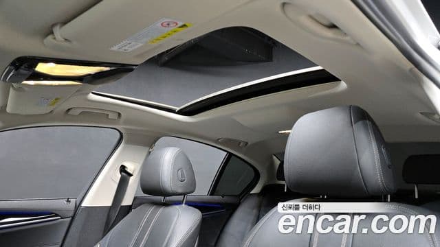 BMW 5 Series 2018 — Şəkil 19/20