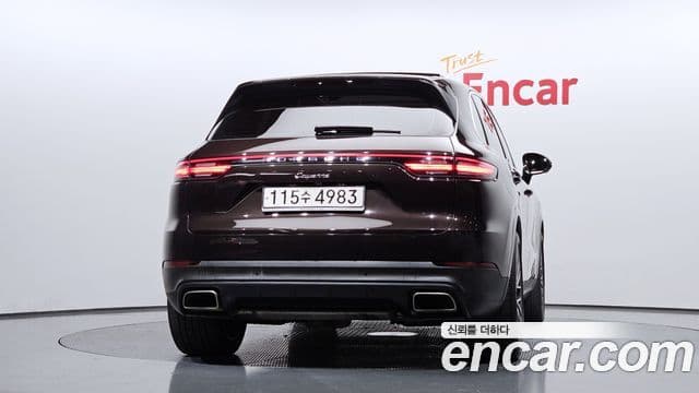 Porsche Cayenne 2020 — ფოტო 4/20