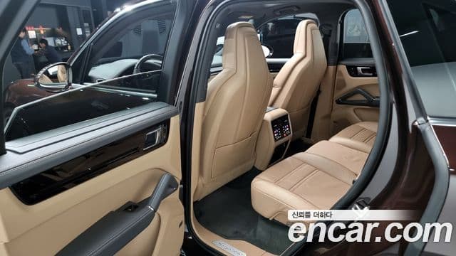 Porsche Cayenne 2020 — ფოტო 12/20