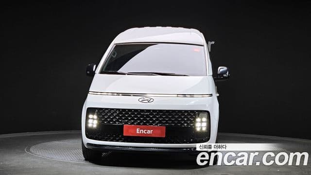 Hyundai Staria 2023 — Фото 3/20