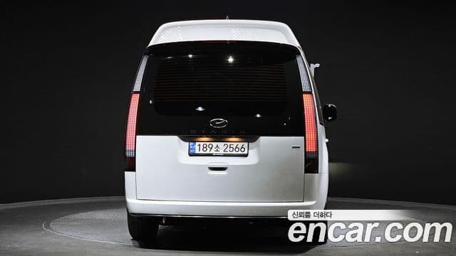 Hyundai Staria 2023 — Фото 4/20