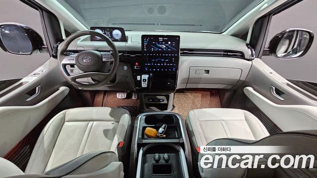 Hyundai Staria 2023 — Фото 7/20