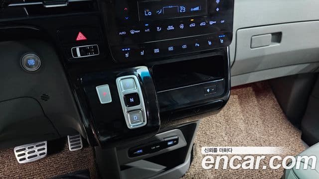 Hyundai Staria 2023 — Фото 9/20