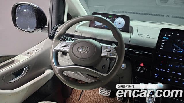 Hyundai Staria 2023 — Фото 13/20