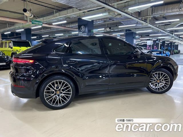 Porsche Cayenne 2021 — Photo 13/18