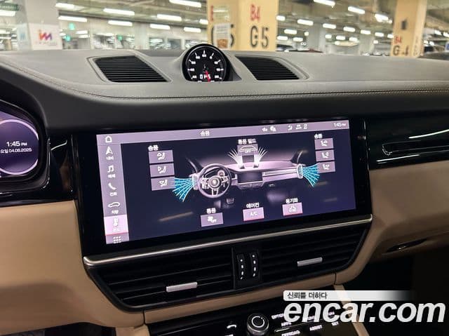 Porsche Cayenne 2021 — Photo 5/18
