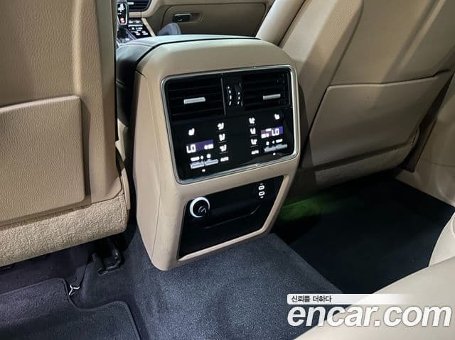 Porsche Cayenne 2021 — Photo 18/18