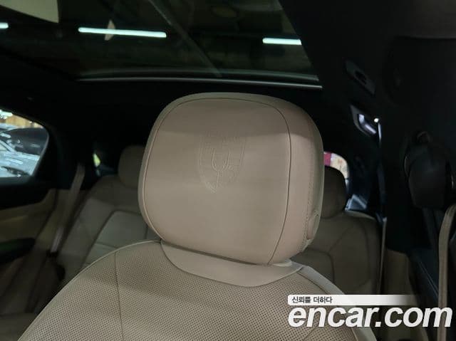 Porsche Cayenne 2021 — Photo 12/18