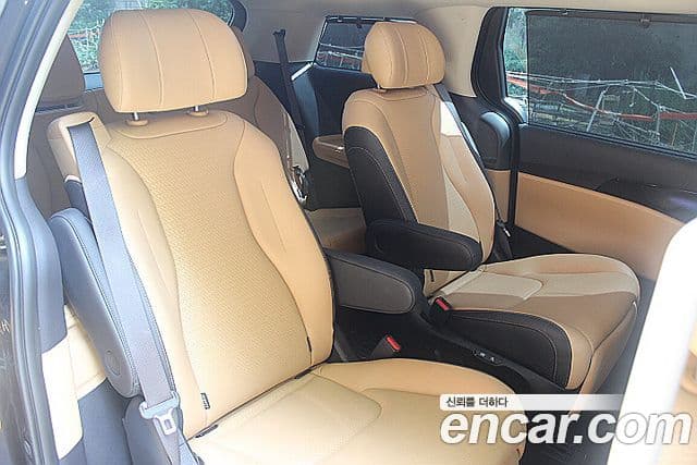 Kia Carnival 2023 — Şəkil 11/20