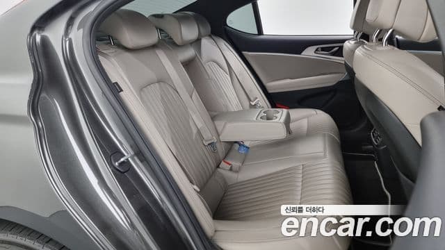 Genesis G70 2022 — ფოტო 12/20