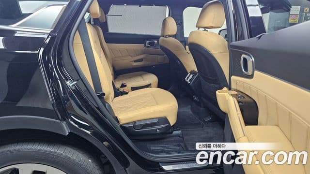 Kia Sorento 2023 — Şəkil 12/20