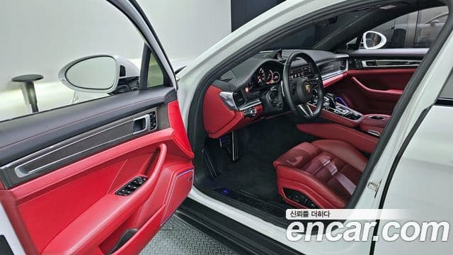 Porsche Panamera 2022 — ფოტო 8/20