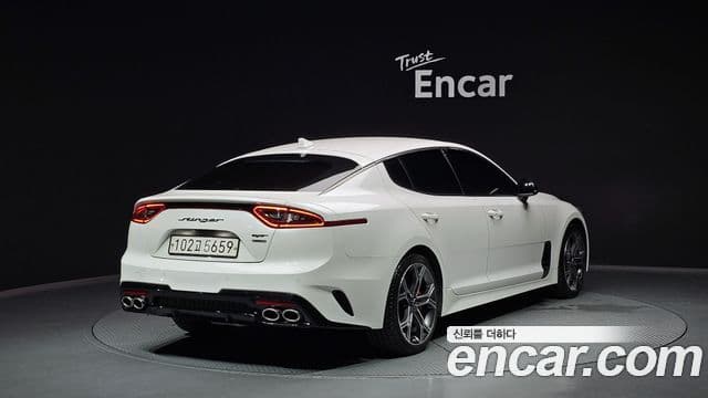 Kia Stinger 2020 — Şəkil 19/20