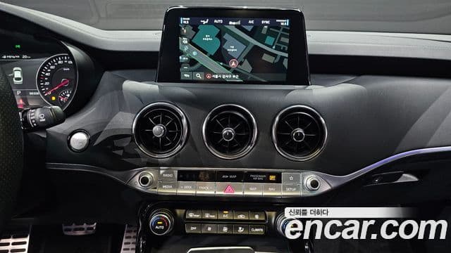 Kia Stinger 2020 — Şəkil 16/20