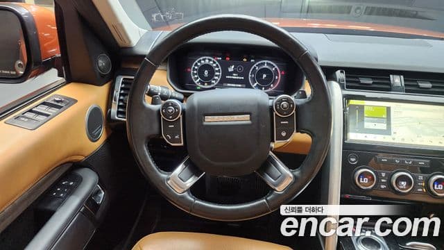 Land Rover Discovery 5 2018 — ფოტო 13/20