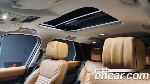 Land Rover Discovery 5 2018 — ფოტო 18/20