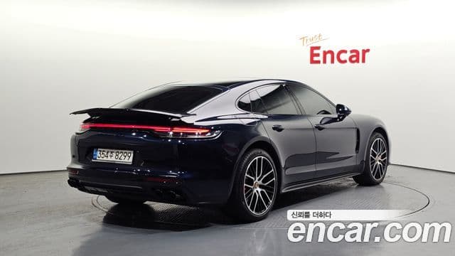 Porsche Panamera 2021 — ფოტო 2/20