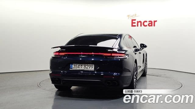 Porsche Panamera 2021 — ფოტო 4/20