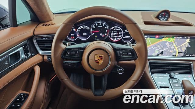 Porsche Panamera 2021 — ფოტო 13/20