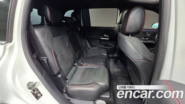 Mercedes-Benz GLB-Class 2020 — Şəkil 19/20