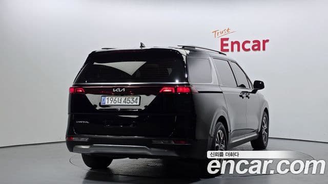 Kia Carnival 2023 — Фото 2/20