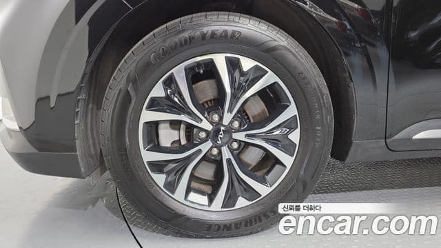 Kia Carnival 2023 — Фото 5/20