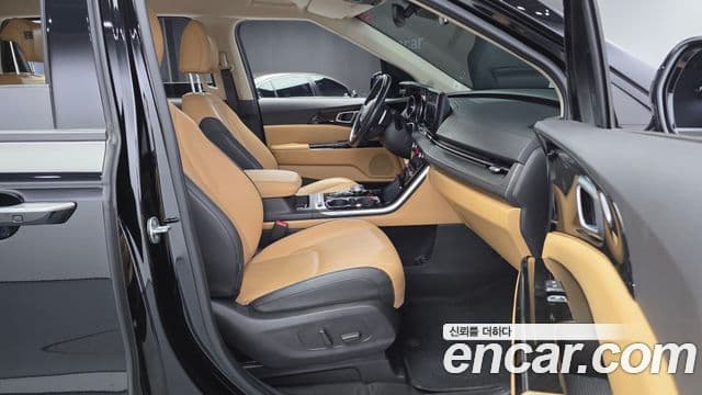 Kia Carnival 2023 — Фото 10/20