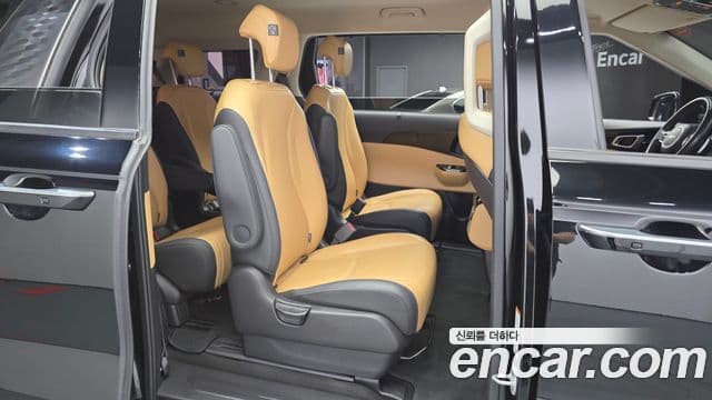 Kia Carnival 2023 — Фото 12/20