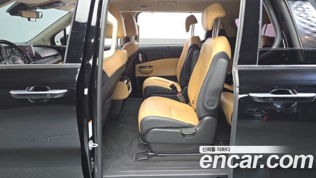 Kia Carnival 2023 — Фото 13/20