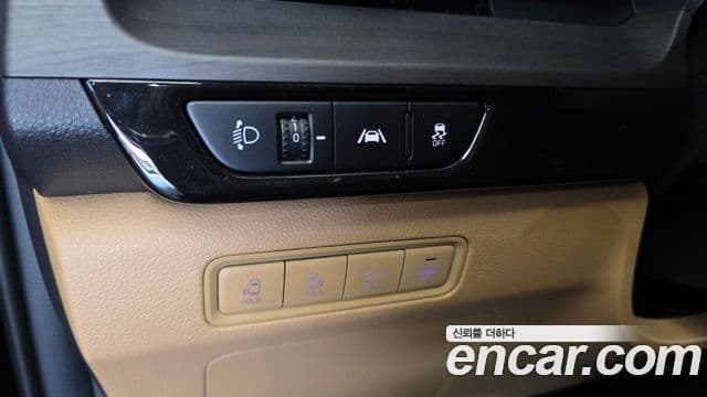 Kia Carnival 2023 — Фото 17/20