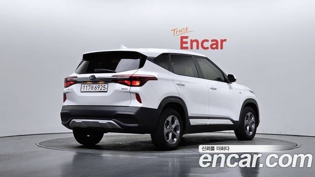 Kia Seltos 2020 — ფოტო 2/20