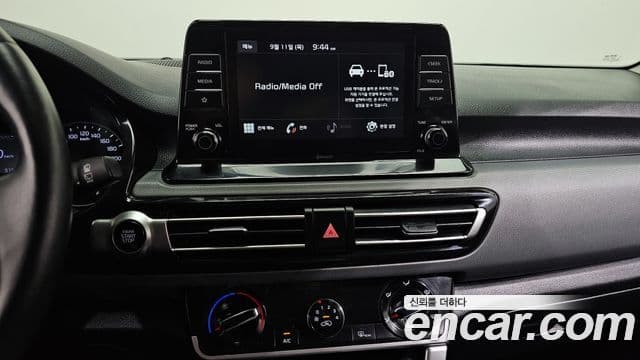 Kia Seltos 2020 — ფოტო 15/20