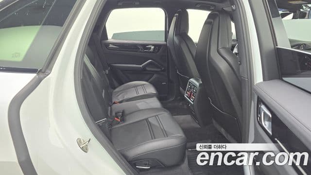 Porsche Cayenne 2020 — ფოტო 12/20