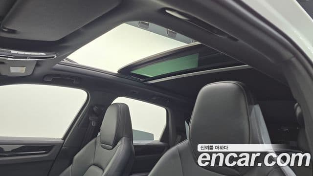 Porsche Cayenne 2020 — ფოტო 19/20
