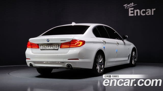 BMW 5 Series 2018 — Şəkil 2/20
