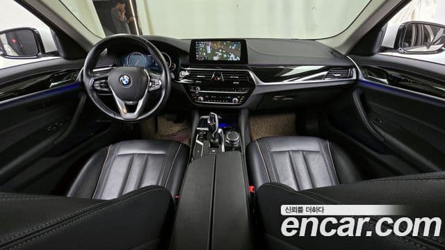 BMW 5 Series 2018 — Şəkil 7/20