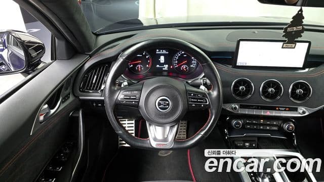 Kia Stinger Meister 2021 — ფოტო 2/20