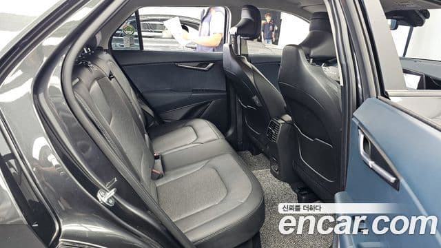 Kia Niro 2023 — Şəkil 12/20