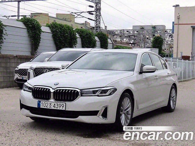 BMW 5 Series 2021 — ფოტო 10/20