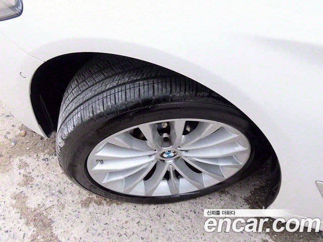 BMW 5 Series 2021 — ფოტო 4/20