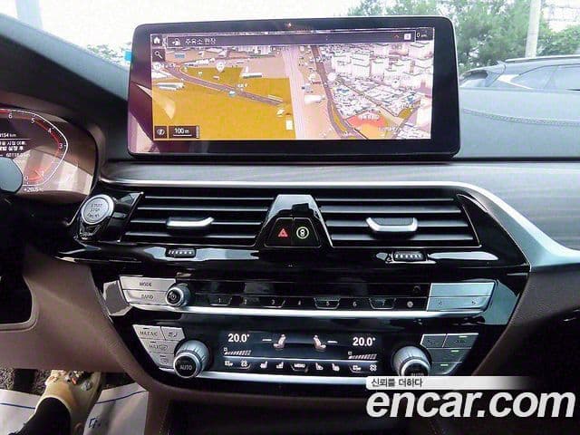 BMW 5 Series 2021 — ფოტო 13/20