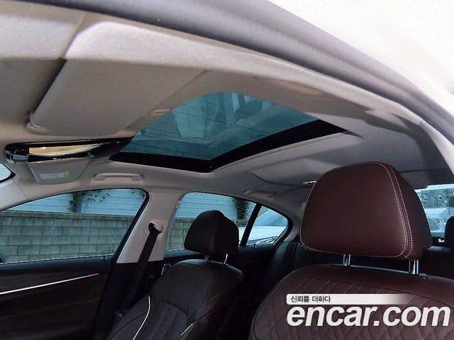 BMW 5 Series 2021 — ფოტო 19/20