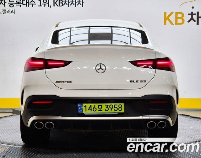 Mercedes-Benz GLE-Class 2024 — Photo 10/19
