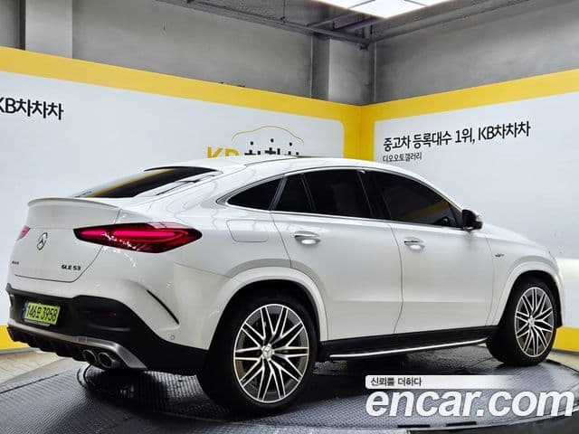 Mercedes-Benz GLE-Class 2024 — Photo 15/19