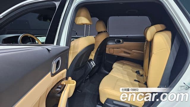 Kia Sorento 2023 — Şəkil 12/20