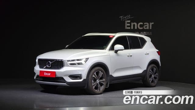 Volvo XC40 2021 — Şəkil 1/20